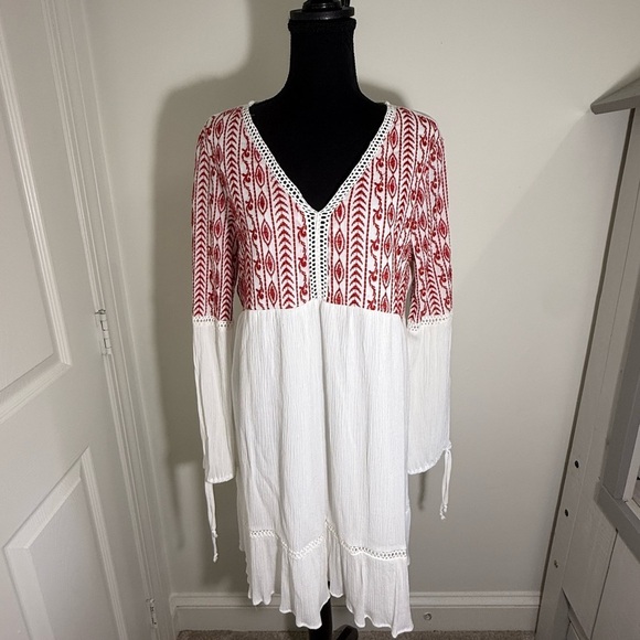 Xhilaration Dresses & Skirts - Xhilaration Red and White Midi Dress